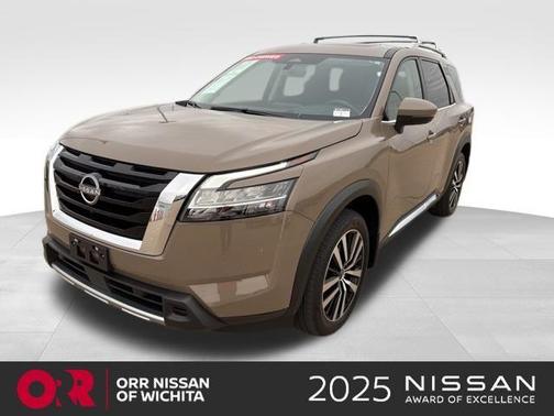 2024 Nissan Pathfinder Platinum