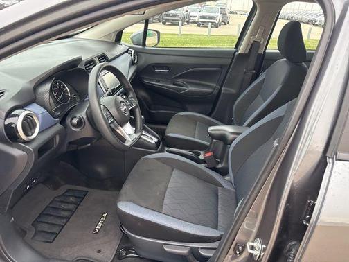 2024 Nissan Versa 1.6 SV