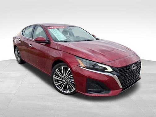Scarlet Ember Tintcoat 2023 Nissan Altima 2.5 SL