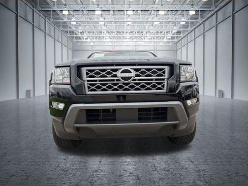 Black 2024 Nissan Frontier SV