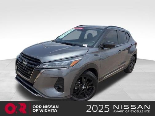 Gun Metallic 2024 Nissan Kicks SR