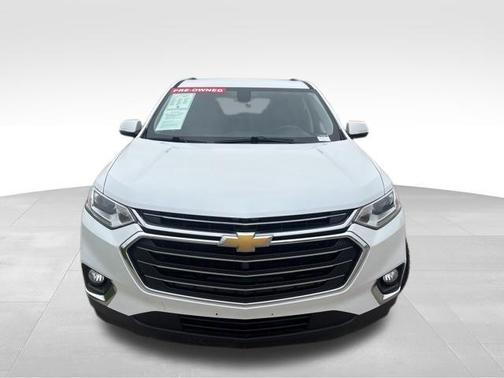 Iridescent Pearl Tricoat 2018 Chevrolet Traverse LT Leather