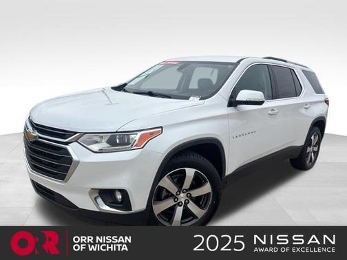 Iridescent Pearl Tricoat 2018 Chevrolet Traverse LT Leather