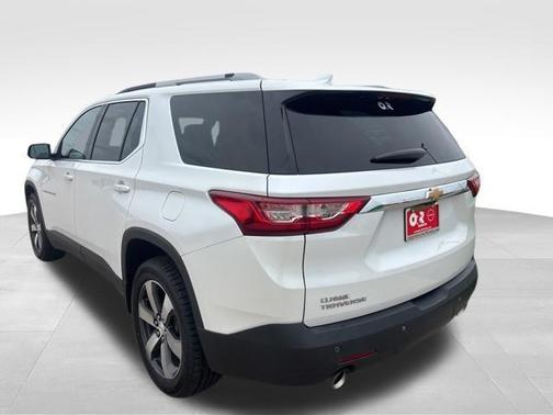 Iridescent Pearl Tricoat 2018 Chevrolet Traverse LT Leather
