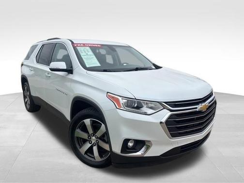 Iridescent Pearl Tricoat 2018 Chevrolet Traverse LT Leather