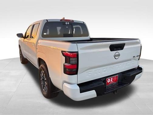 2024 Nissan Frontier SL