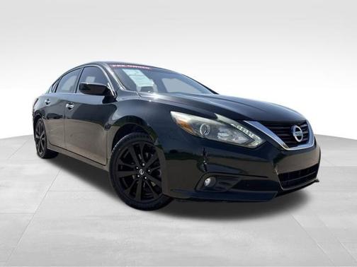 Black 2017 Nissan Altima 2.5 SR