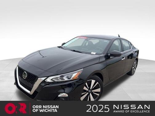 Black 2022 Nissan Altima 2.5 SL
