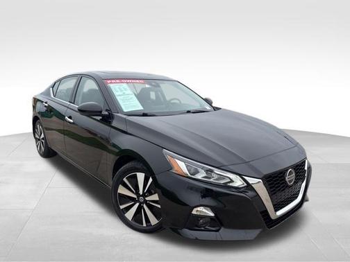 Black 2022 Nissan Altima 2.5 SL