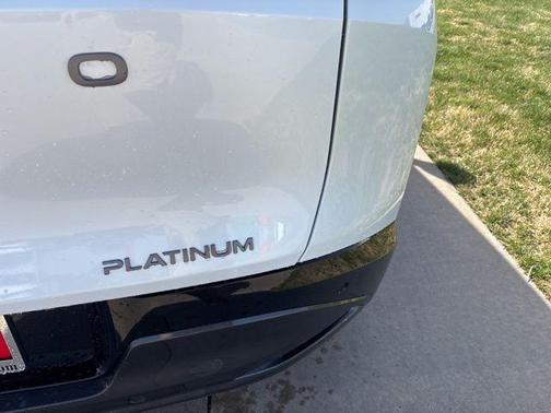 Everest White P 2026 Nissan Murano Platinum