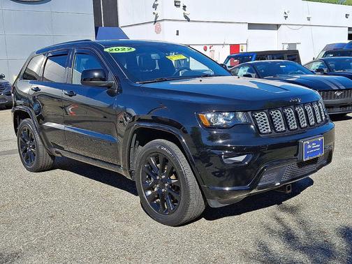 2022 Jeep Grand Cherokee LAREDO