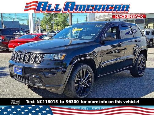 2022 Jeep Grand Cherokee LAREDO