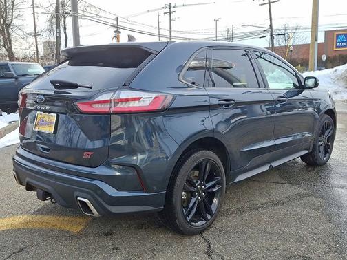 2022 Ford Edge ST