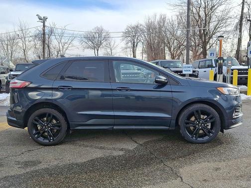 2022 Ford Edge ST
