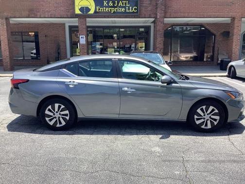2022 Nissan Altima S FWD