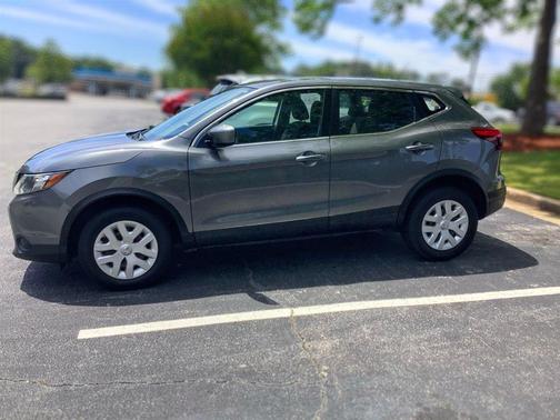 Gray 2019 Nissan Rogue Sport S