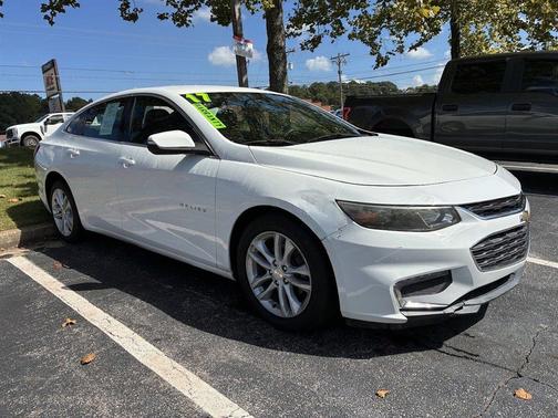 White 2017 Chevrolet Malibu 1LT