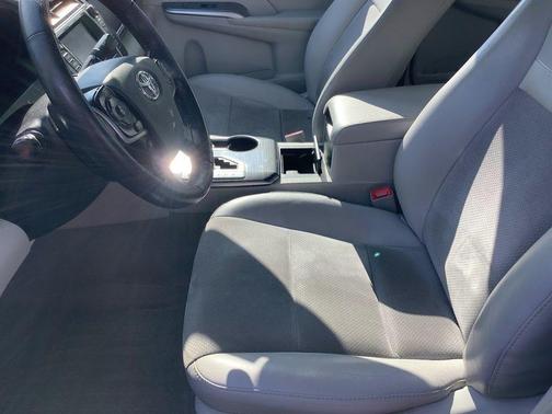 2012 Toyota Camry Hybrid XLE