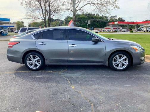 Gun Metallic 2015 Nissan Altima 2.5 SV