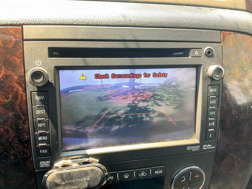 White 2013 GMC Yukon XL 1500 Denali