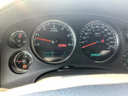 White 2013 GMC Yukon XL 1500 Denali