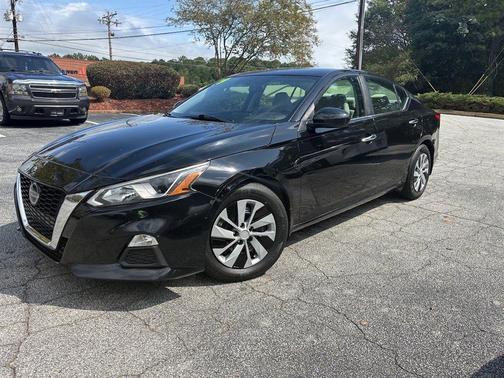 Black 2019 Nissan Altima 2.5 S