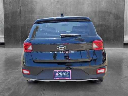 2021 Hyundai VENUE SE