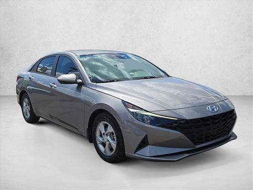 2022 Hyundai ELANTRA SE