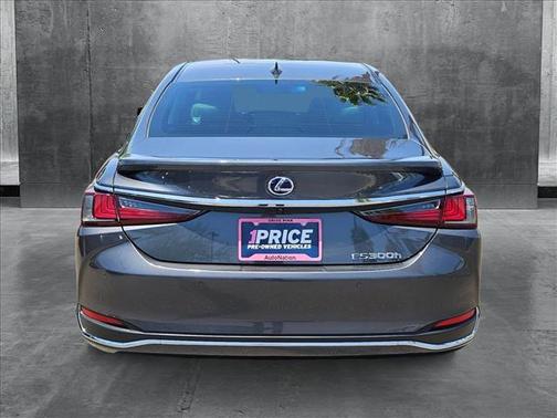 2022 Lexus ES 300h Base