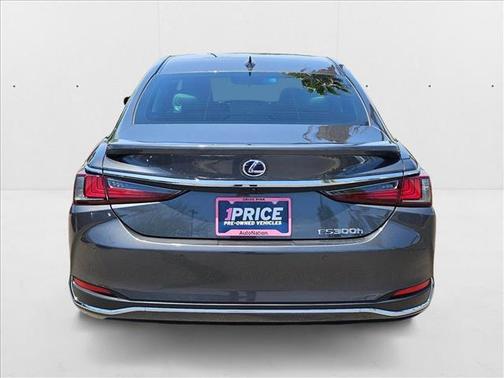 2022 Lexus ES 300h Base