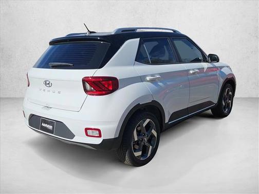 2026 Hyundai VENUE SEL w/Two-Tone Roof