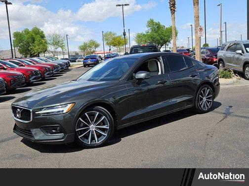 2021 Volvo S60 T5 Momentum