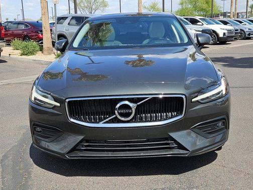2021 Volvo S60 T5 Momentum