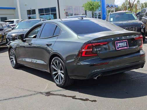 2021 Volvo S60 T5 Momentum