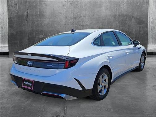 2025 Hyundai SONATA SE