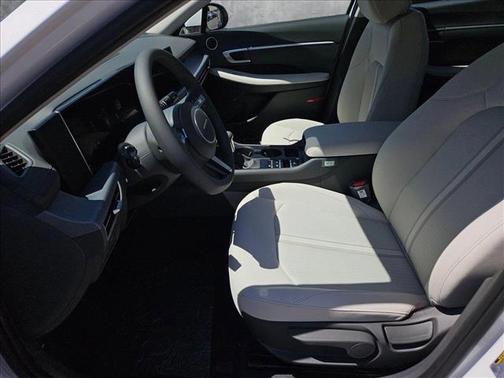 2025 Hyundai SONATA SE