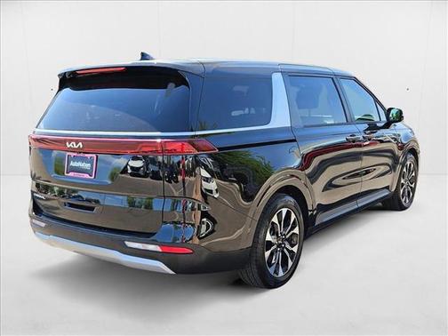 2023 Kia Carnival EX
