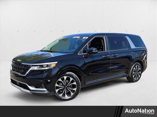 2023 Kia Carnival EX