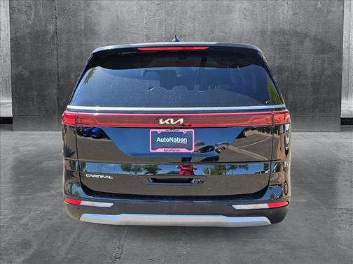2023 Kia Carnival EX