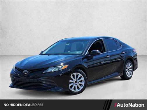 Midnight Black Met 2019 Toyota Camry LE