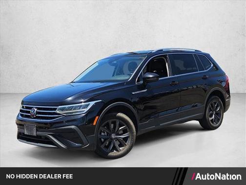Deep Black Pearl 2024 Volkswagen Tiguan 2.0T SE 4MOTION