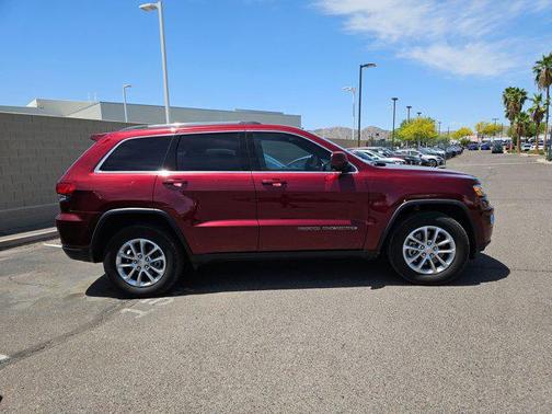 2021 Jeep Grand Cherokee Laredo