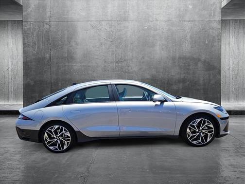 2025 Hyundai IONIQ 6 SEL