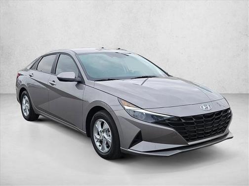 2022 Hyundai ELANTRA SE