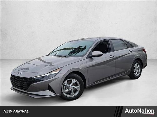 2022 Hyundai ELANTRA SE