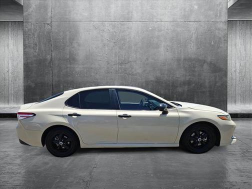2018 Toyota Camry Hybrid LE