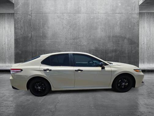 2018 Toyota Camry Hybrid LE