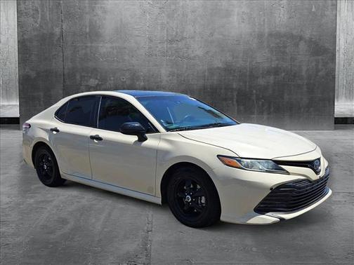 2018 Toyota Camry Hybrid LE