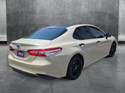 2018 Toyota Camry Hybrid LE