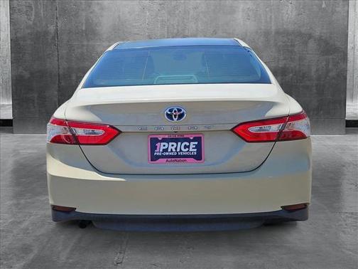 2018 Toyota Camry Hybrid LE